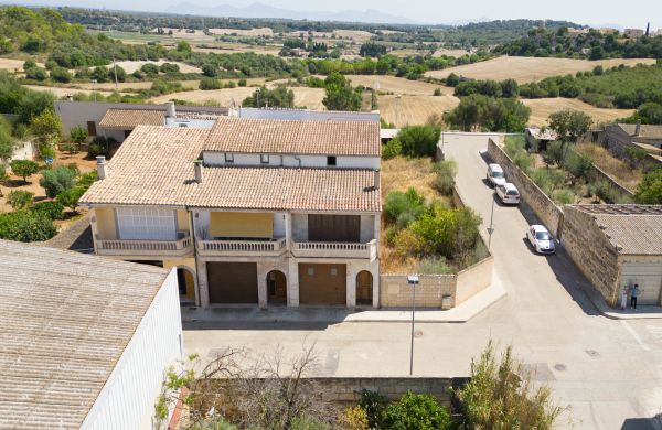 Building plot in the center of Mallorca Muro for sale