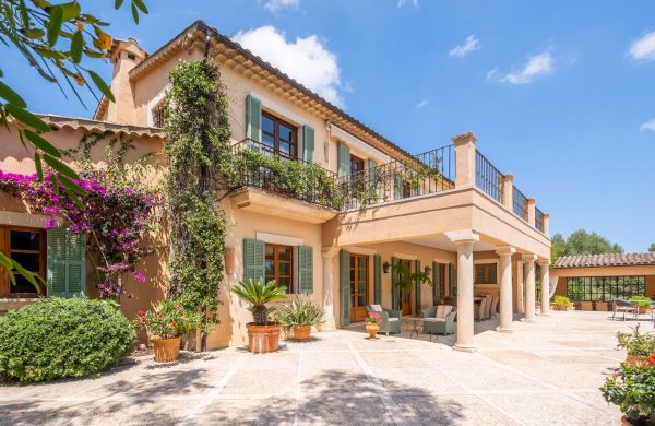 Exquisite finca style property Mallorca Pollensa with holiday rental license rentals