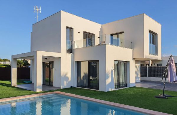 Modern Villa for Sale in Can Picafort, Mallorca with Pool and Parking
