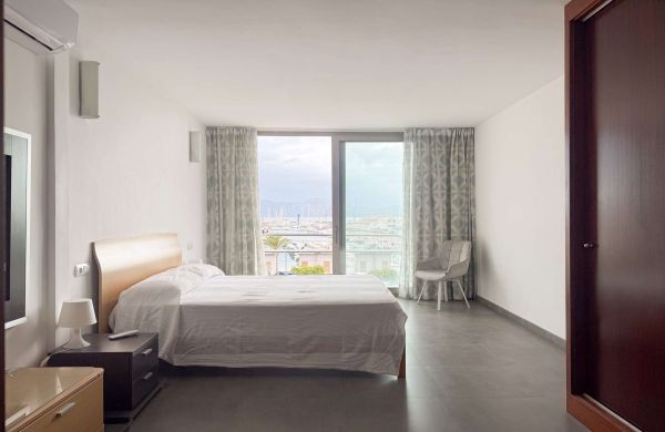 Puerto Pollensa modern duplex apartment FRONT LINE SEA for rent