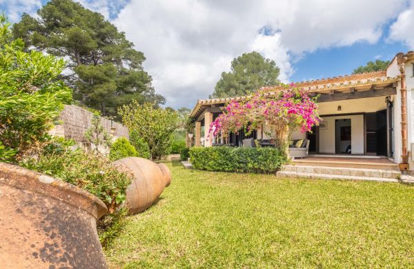 Traditional style villa in Gotmar, Puerto Pollenca for sale