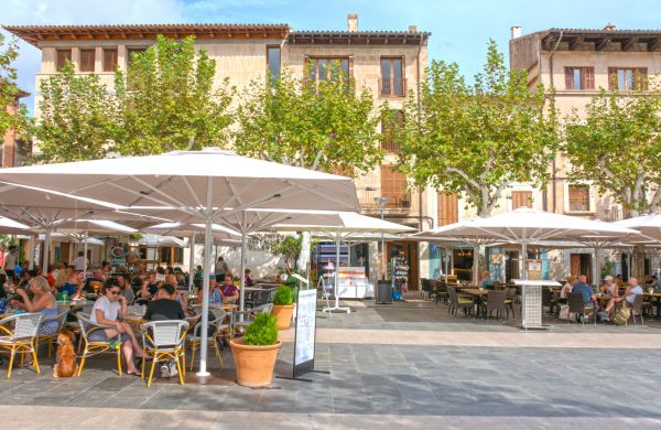 Ático en la Plaza Mayor de Pollensa con ascensor y vistas panorámicas