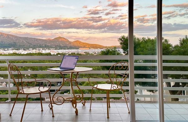 Apartamento Puerto Pollensa en venta con vistas panoramicas y piscina