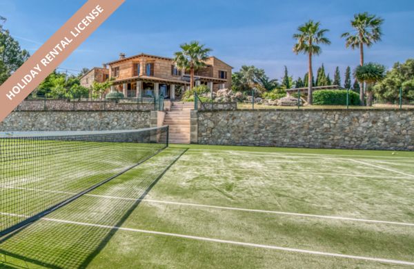 Finca with rental license in Alcudia, Mallorca with stunning views, tennis court and pool for sale