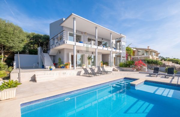 Villa mit atemberaubender Aussicht zum Verkauf in Alcanada in der Nähe des Golfplatzes