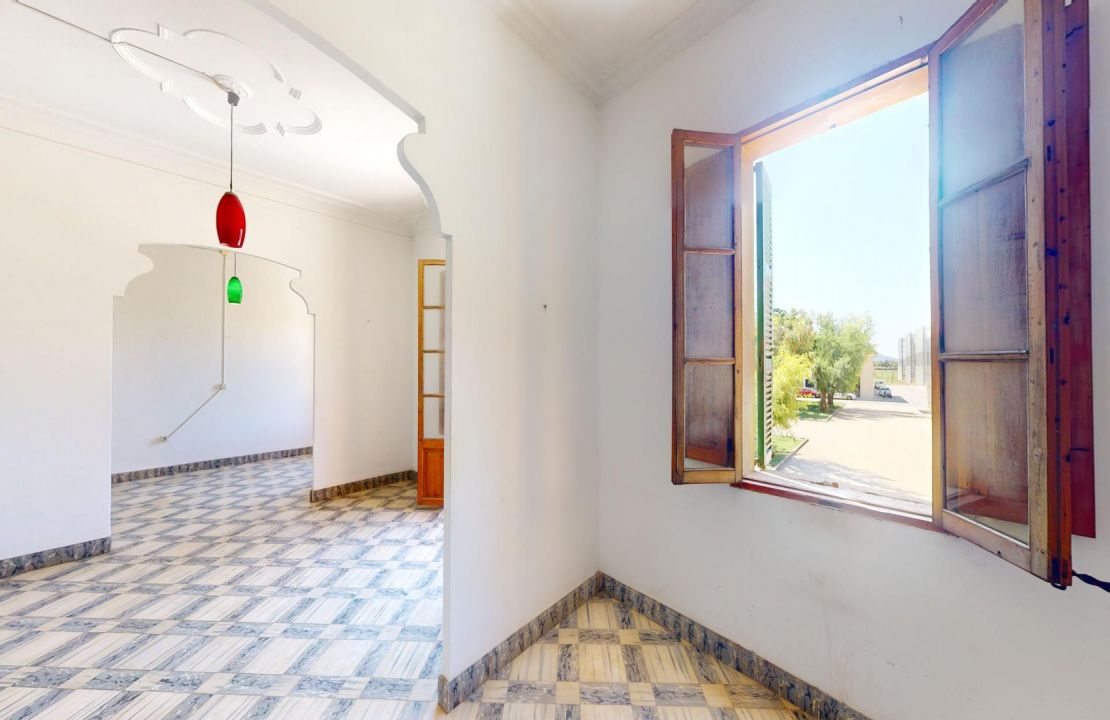 Encantadora Casa de Pueblo en Sa Pobla Mallorca con Potencial de Renovación