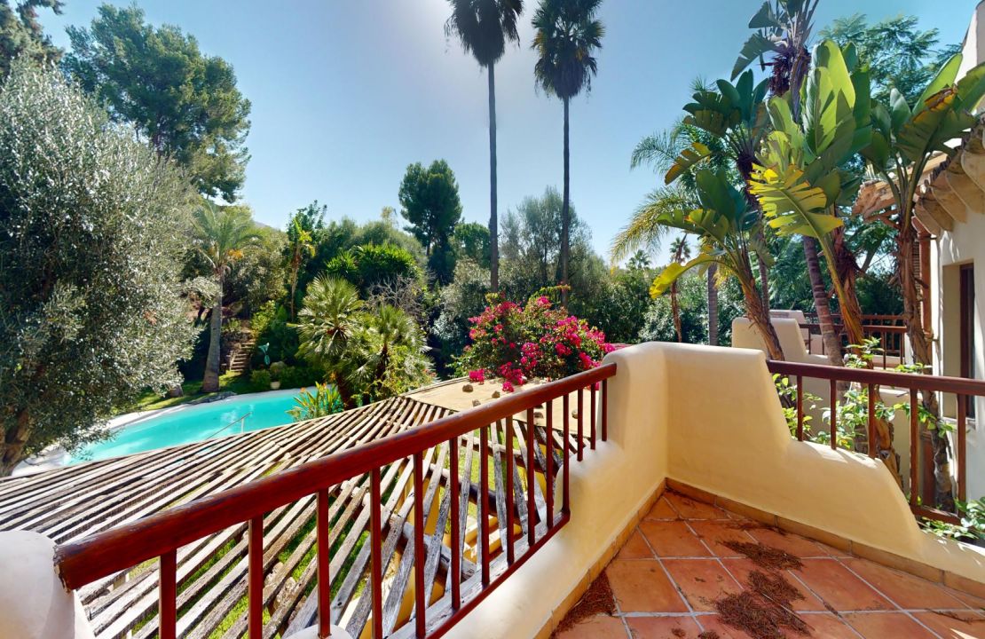 Villa en Bonaire Alcudia con piscina, garaje y vistas al mar con parcelas opcionales