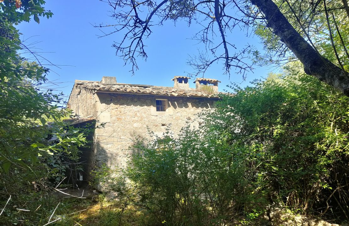 Projekt für ein charmantes Haus in der Nähe von Pollensa, umgeben von Natur.