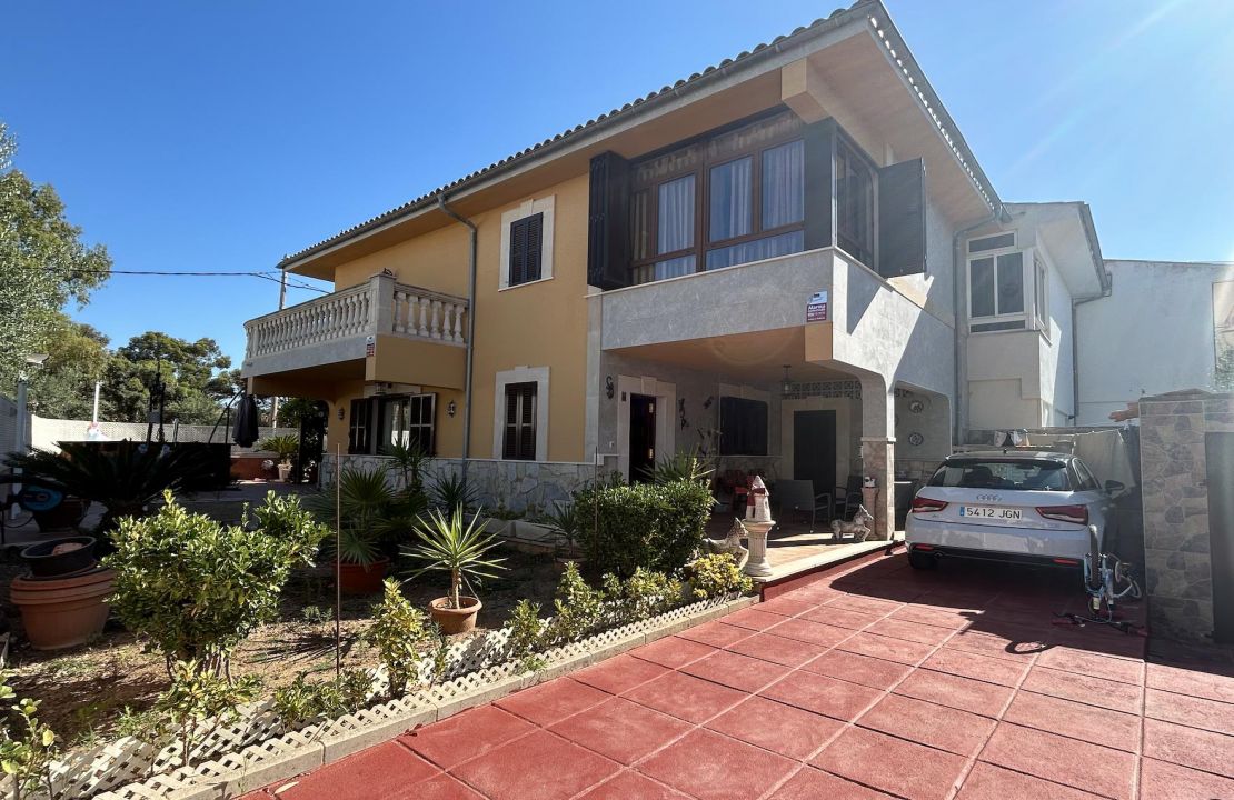 House for sale in Alcudia Mallorca with garage