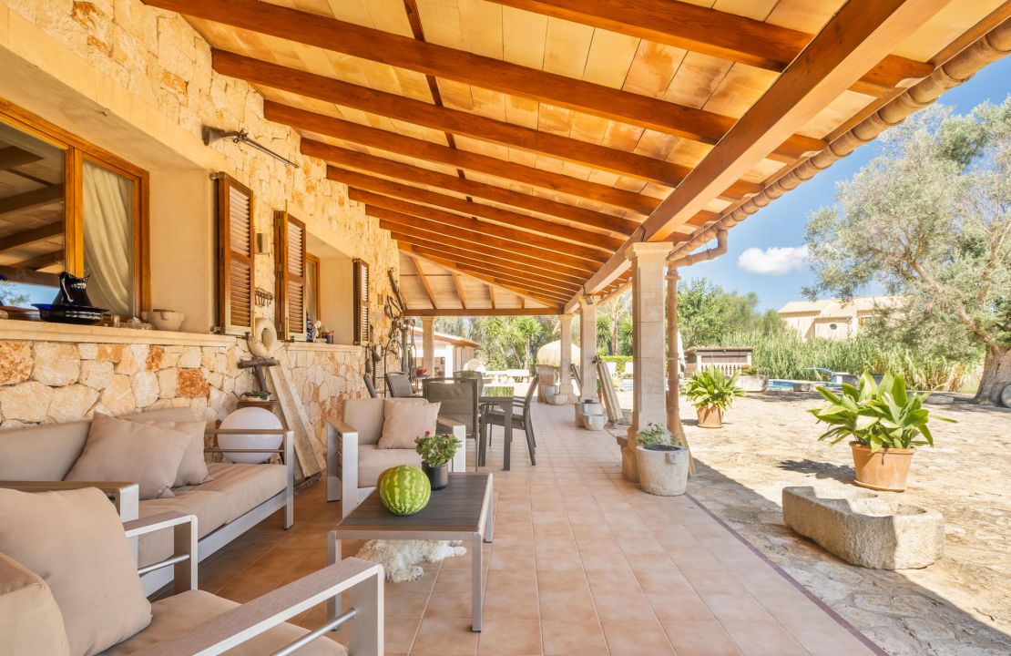 Finca in Santa Margalida, Mallorca mit Pool, Paddelplatz, Garage und Unterhaltungsbereich