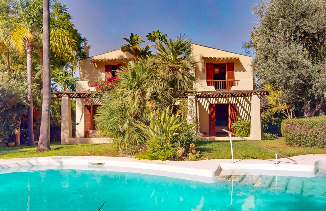 Villa in Bonaire, Alcudia, mit Pool, Garage und Meerblick zum Verkauf mit optionalen Grundstücken