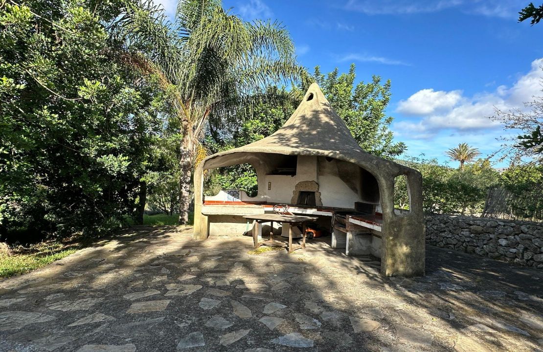 Alquiler de larga estancia en Pollensa Mallorca, casa de campo con piscina y jardín