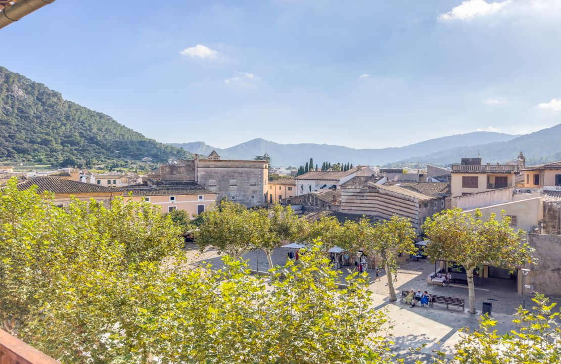 Ático en la Plaza Mayor de Pollensa con ascensor y vistas panorámicas