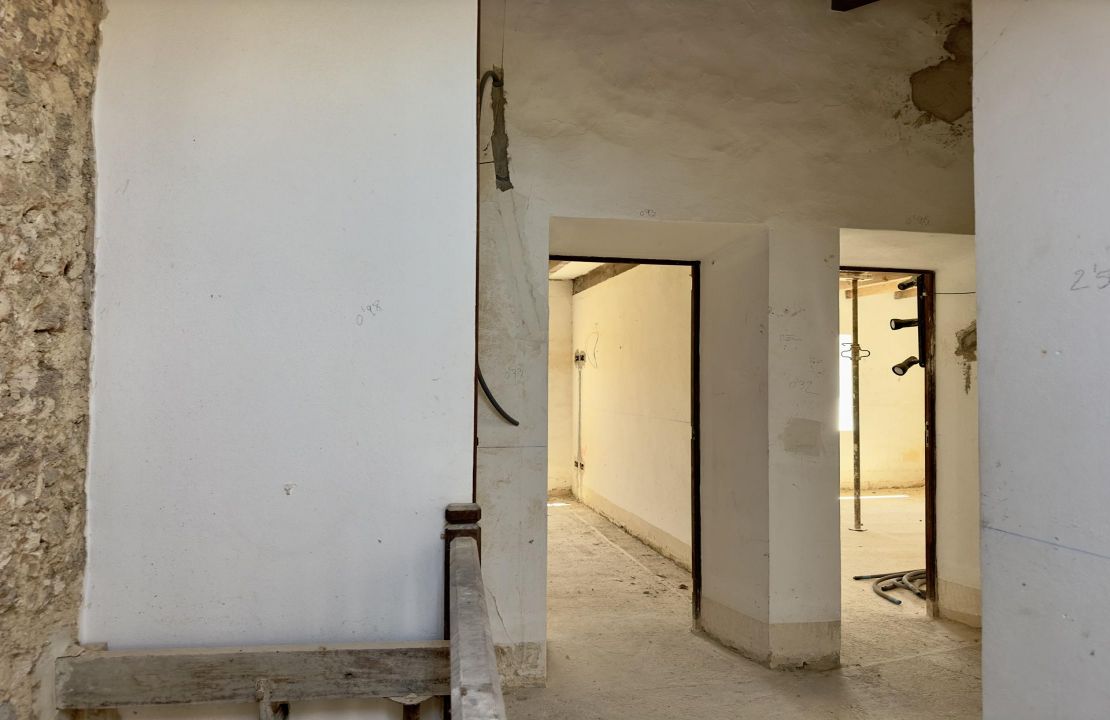 Renovation Project: Townhouse in Campanet, Mallorca with Approved Building Plans