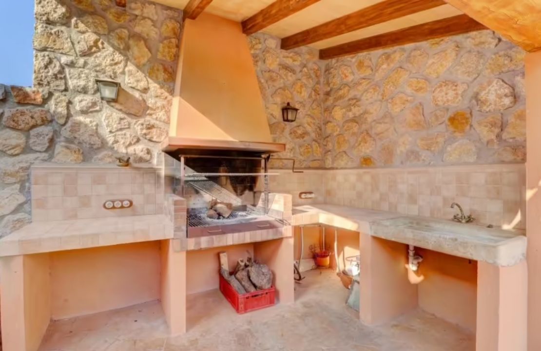 Townhouse in Campanet completely reformed with option to build a pool