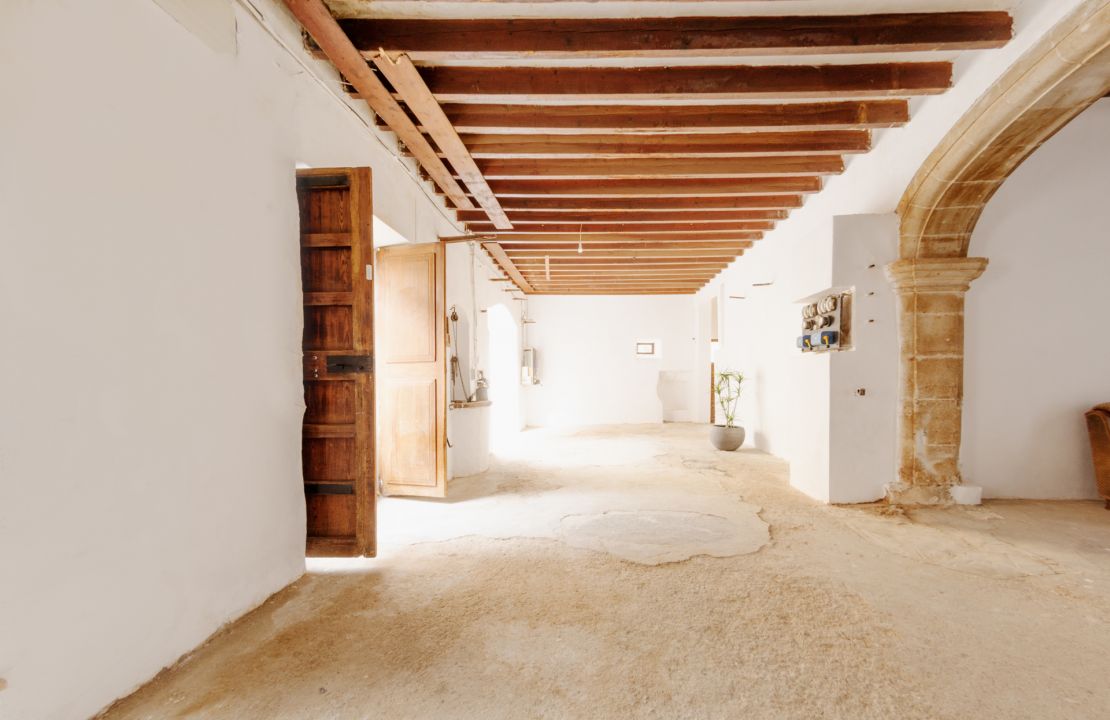 Townhouse for sale in Sa Pobla, Mallorca, with terrace and possible garage