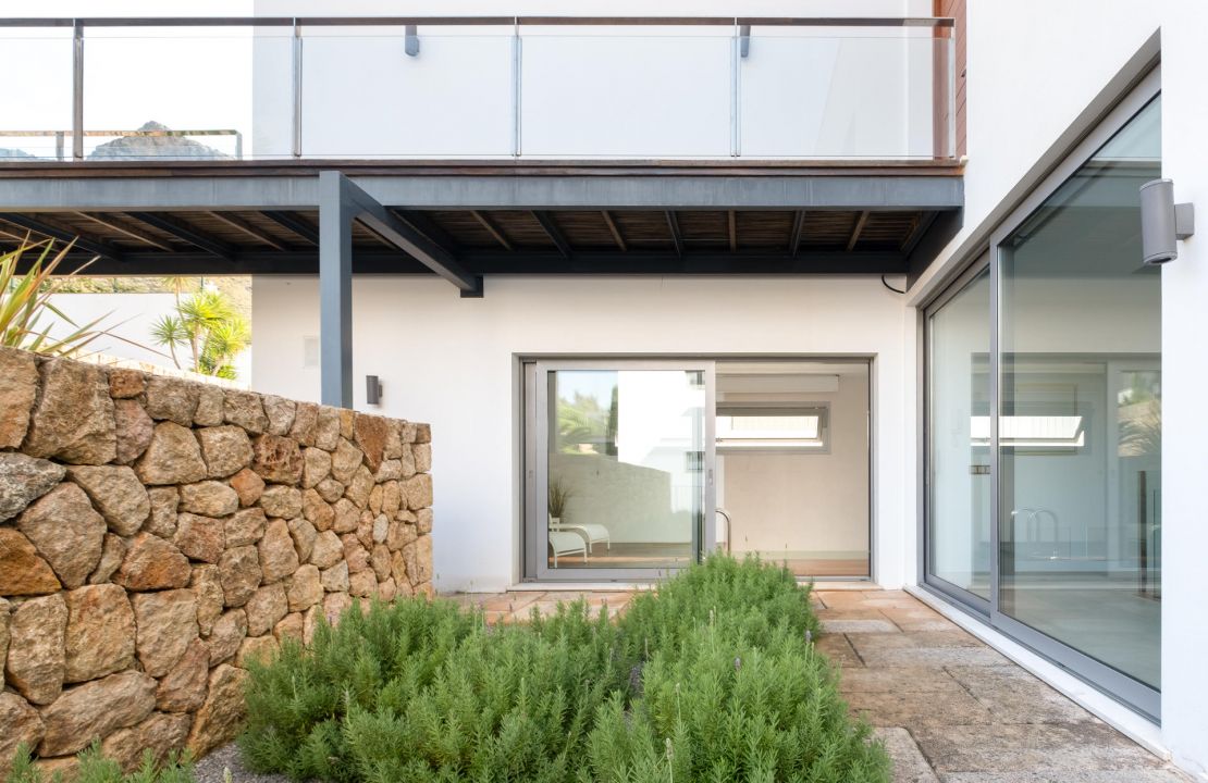 Lujosa villa en Port de Pollença Mallorca con dos piscinas y impresionantes vistas al mar