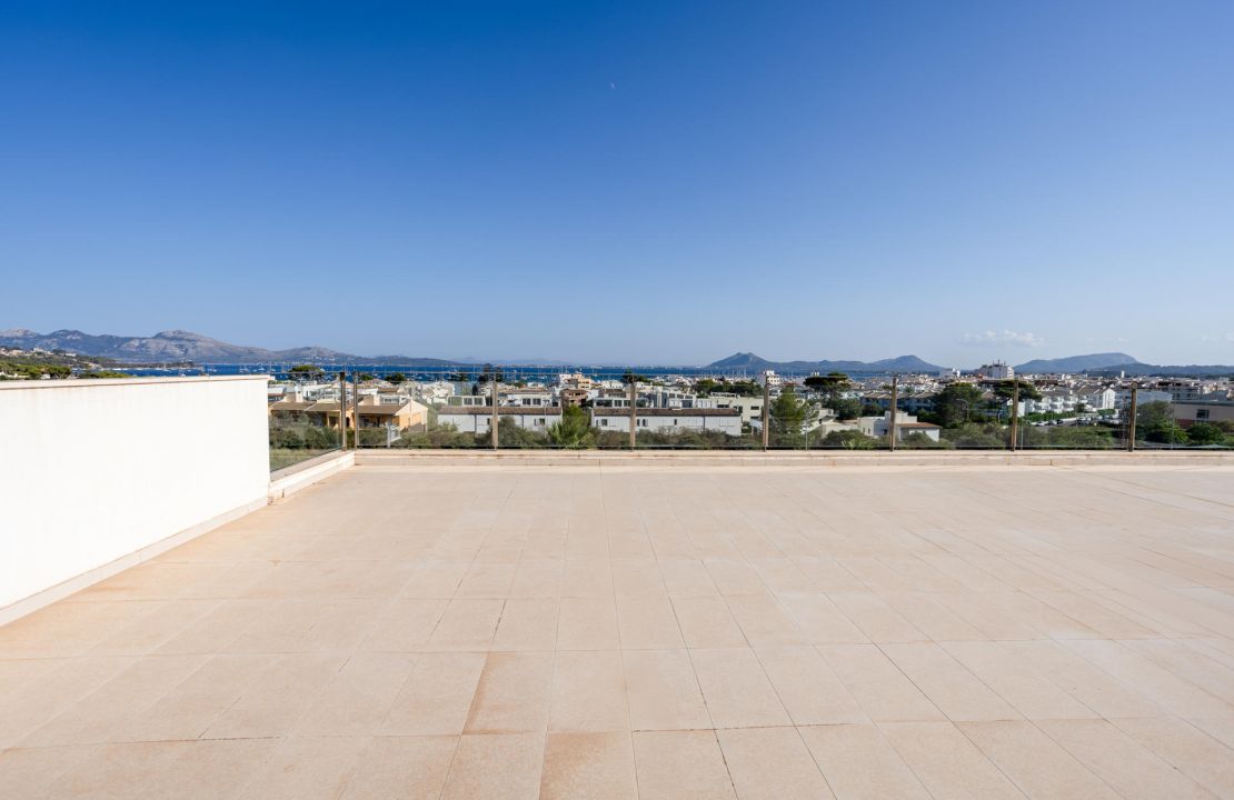 Lujosa villa en Port de Pollença Mallorca con dos piscinas y impresionantes vistas al mar