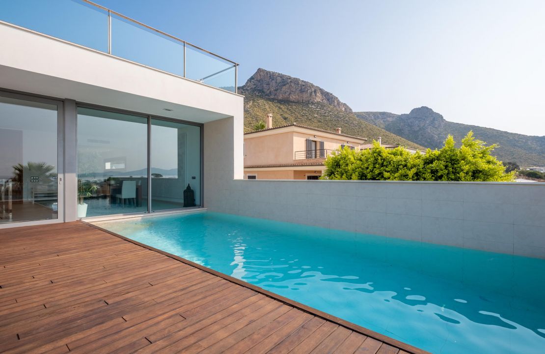 Lujosa villa en Port de Pollença Mallorca con dos piscinas y impresionantes vistas al mar