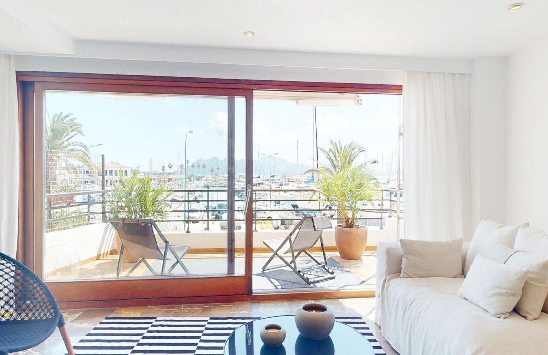 Apartamento duplex en primera linea del Puerto Pollensa Mallorca con vistas