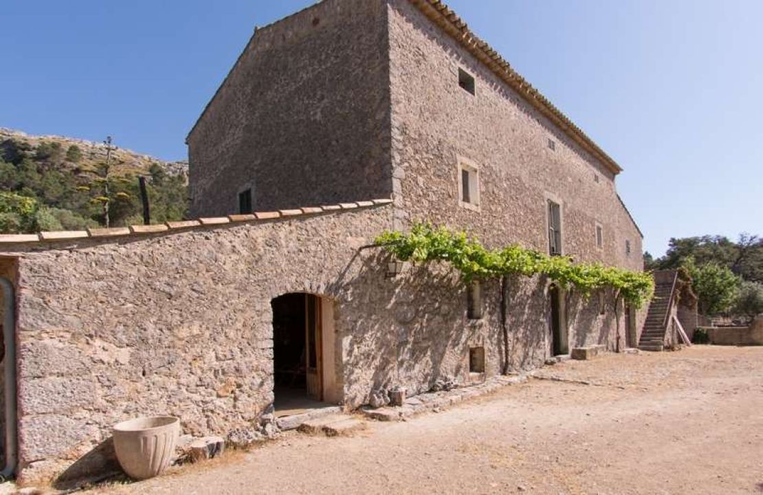Unique mallorquin possession for sale in the heart of the Sierra de Tramuntana
