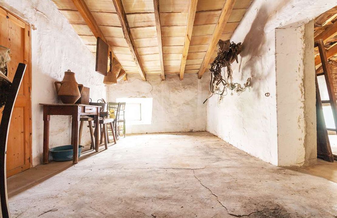 Amazing historical townhouse in Pollensa with garden, garage and terrace for sale