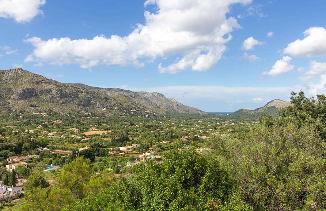 Amazing historical townhouse in Pollensa with garden, garage and terrace for sale