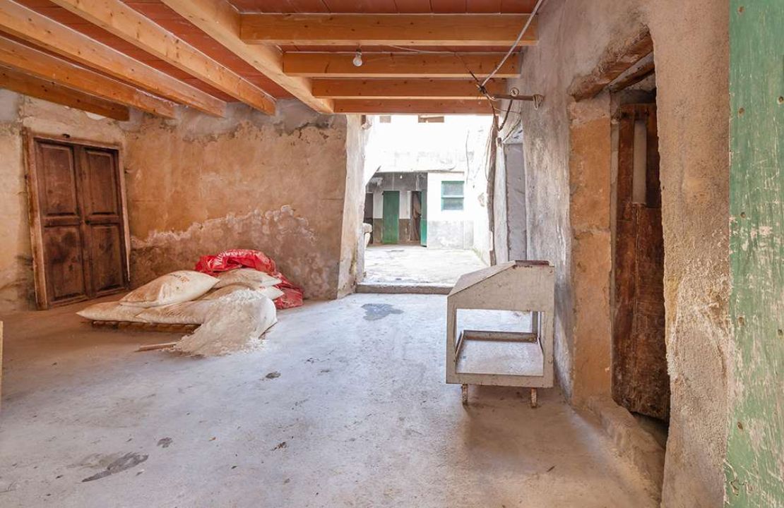 Amazing historical townhouse in Pollensa with garden, garage and terrace for sale