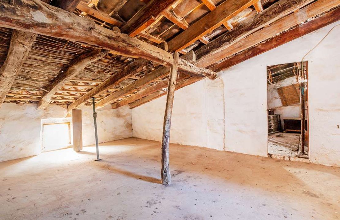 Amazing historical townhouse in Pollensa with garden, garage and terrace for sale
