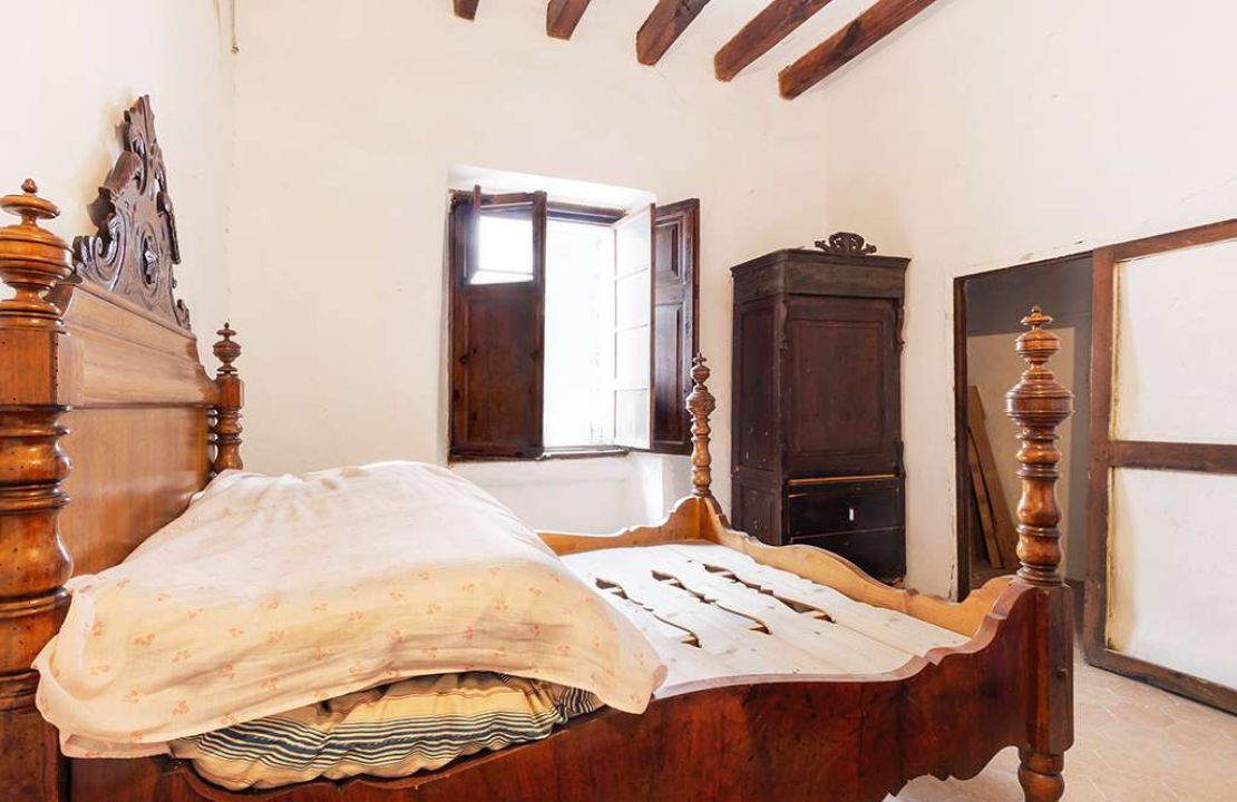 Amazing historical townhouse in Pollensa with garden, garage and terrace for sale