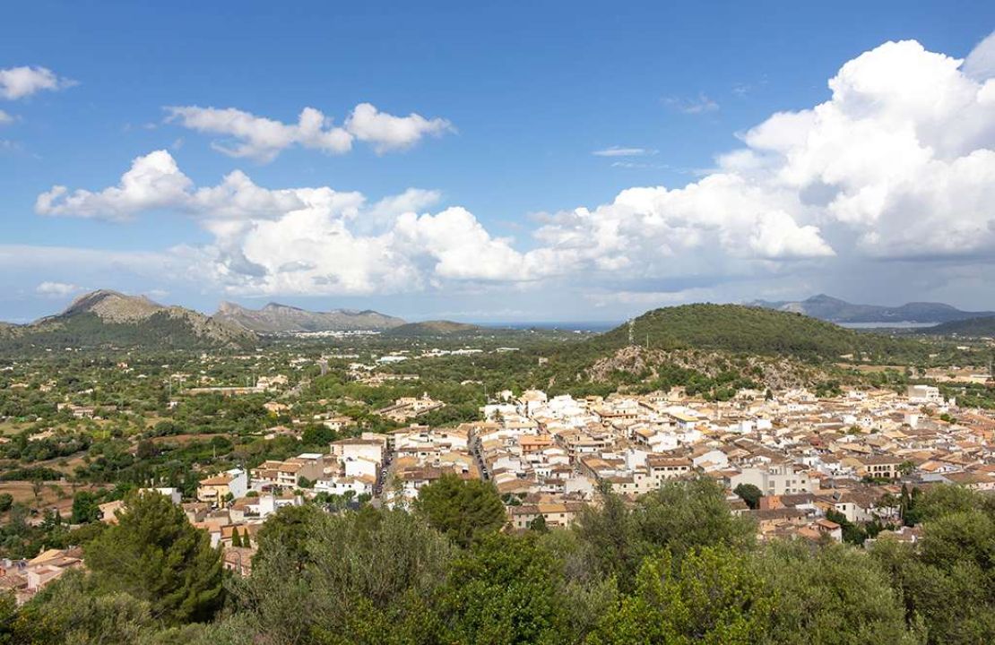 Amazing historical townhouse in Pollensa with garden, garage and terrace for sale
