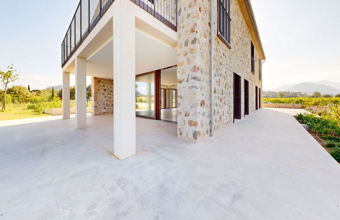 Luxury country house with its own vineyard for sale in Alcudia