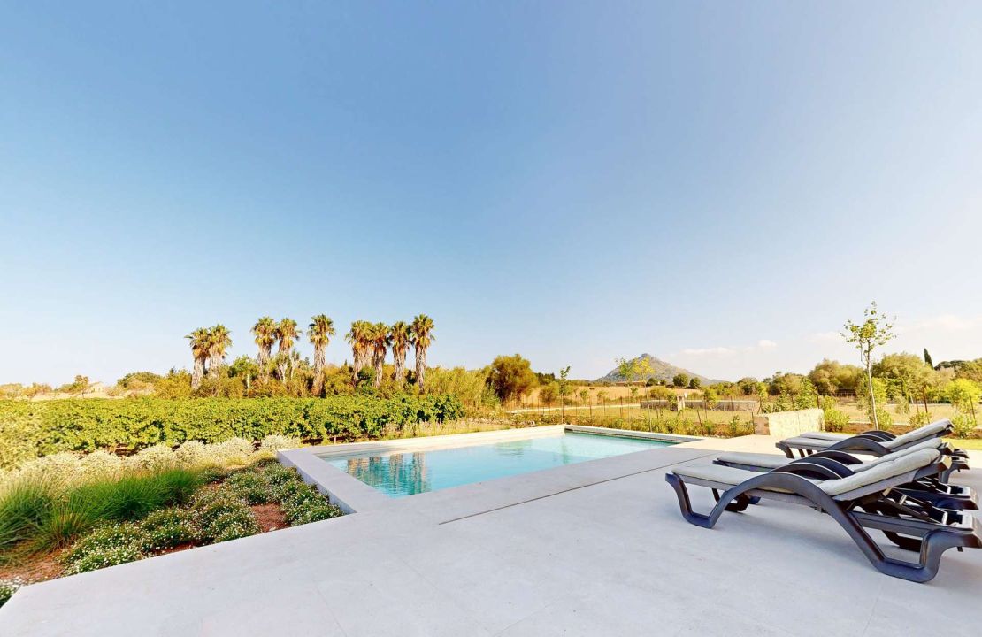 Luxury country house with its own vineyard for sale in Alcudia