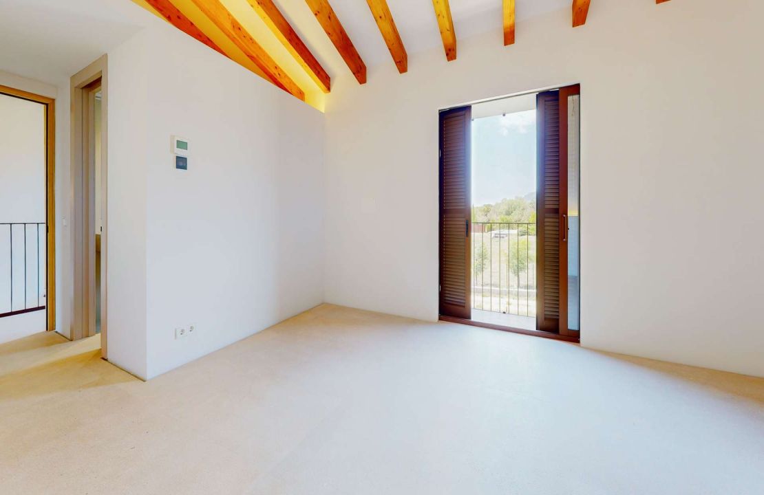 Luxury country house with its own vineyard for sale in Alcudia