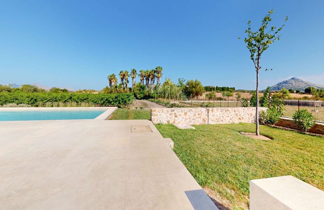 Luxury country house with its own vineyard for sale in Alcudia
