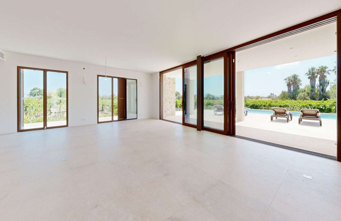 Luxury country house with its own vineyard for sale in Alcudia