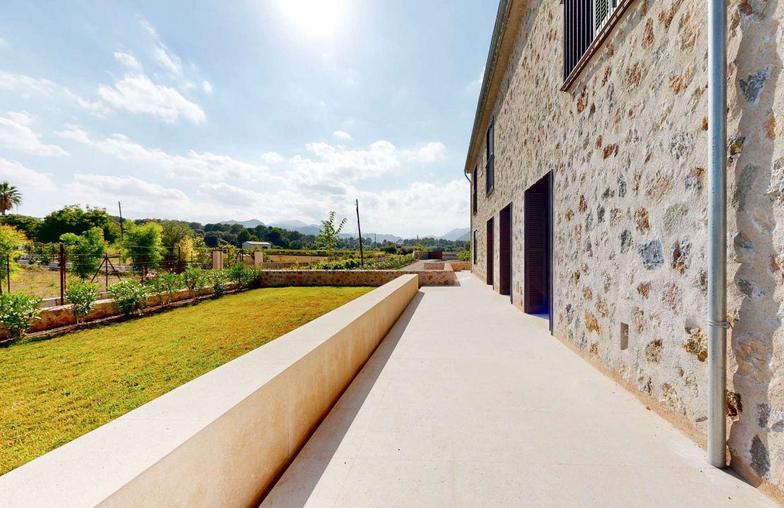 Luxury country house with its own vineyard for sale in Alcudia