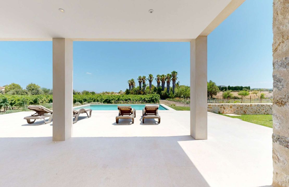 Luxury country house with its own vineyard for sale in Alcudia