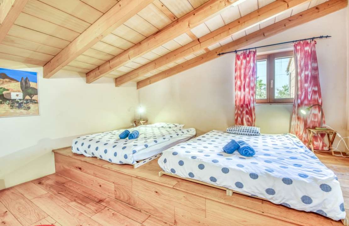 Finca with rental license in Alcudia, Mallorca with stunning views, tennis court and pool for sale