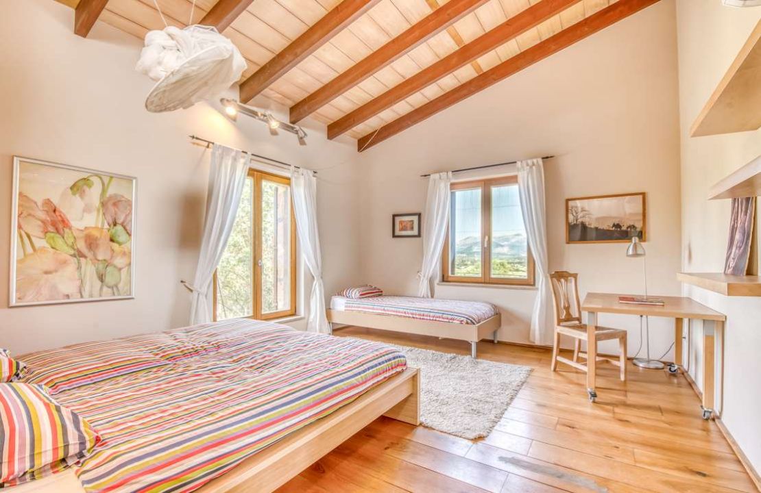 Finca with rental license in Alcudia, Mallorca with stunning views, tennis court and pool for sale