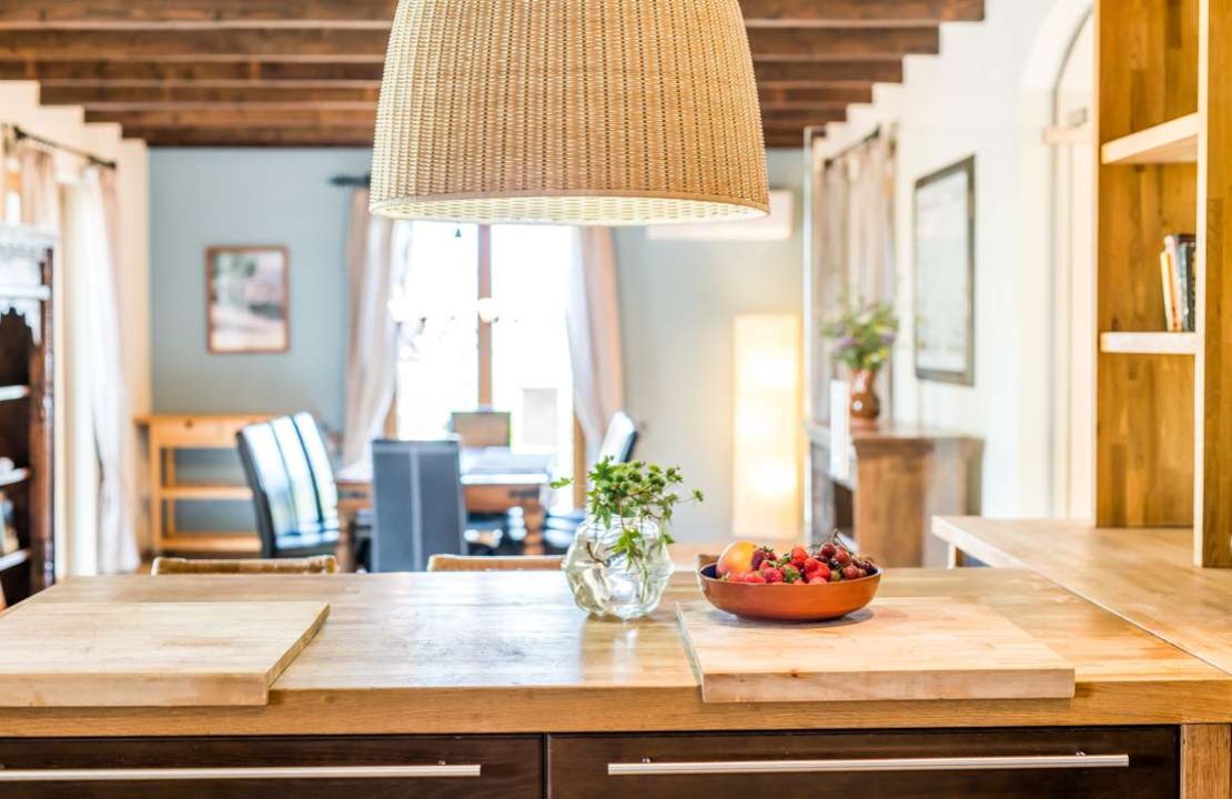 Finca with rental license in Alcudia, Mallorca with stunning views, tennis court and pool for sale