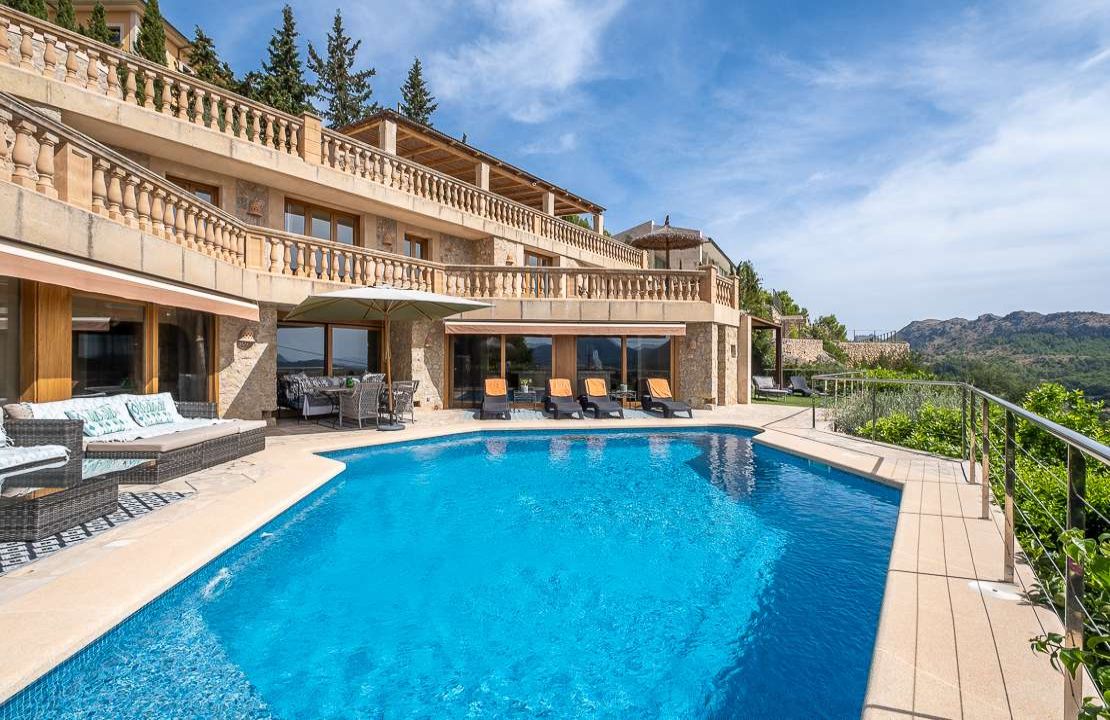 Unique Villa in the exclusive area of La Font, Pollensa with stunning views over the valley!