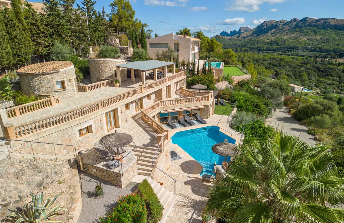 Unique Villa in the exclusive area of La Font, Pollensa with stunning views over the valley!
