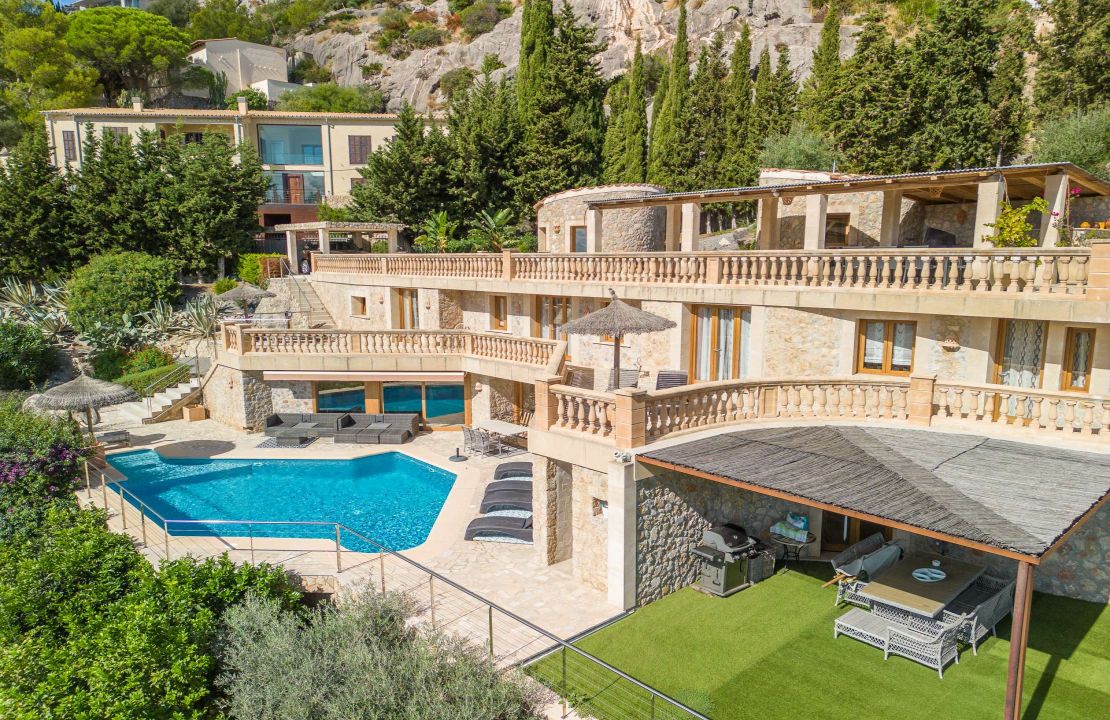Unique Villa in the exclusive area of La Font, Pollensa with stunning views over the valley!