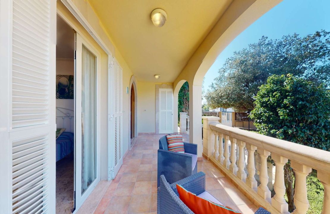 Villa in Playa de Muro with holiday rental license