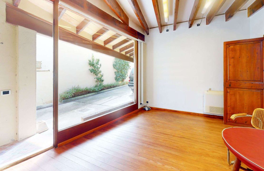 Townhouse in Puerto Pollensa with covered private parking space for sale.