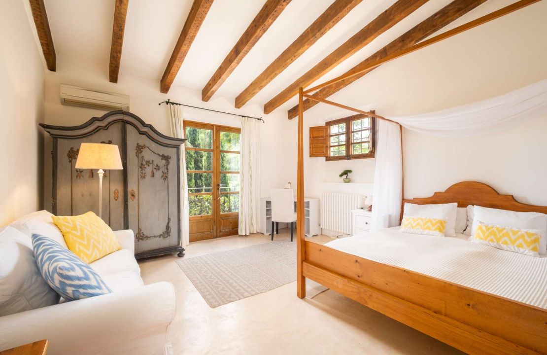 Exquisite finca style property Mallorca Pollensa with holiday rental license rentals
