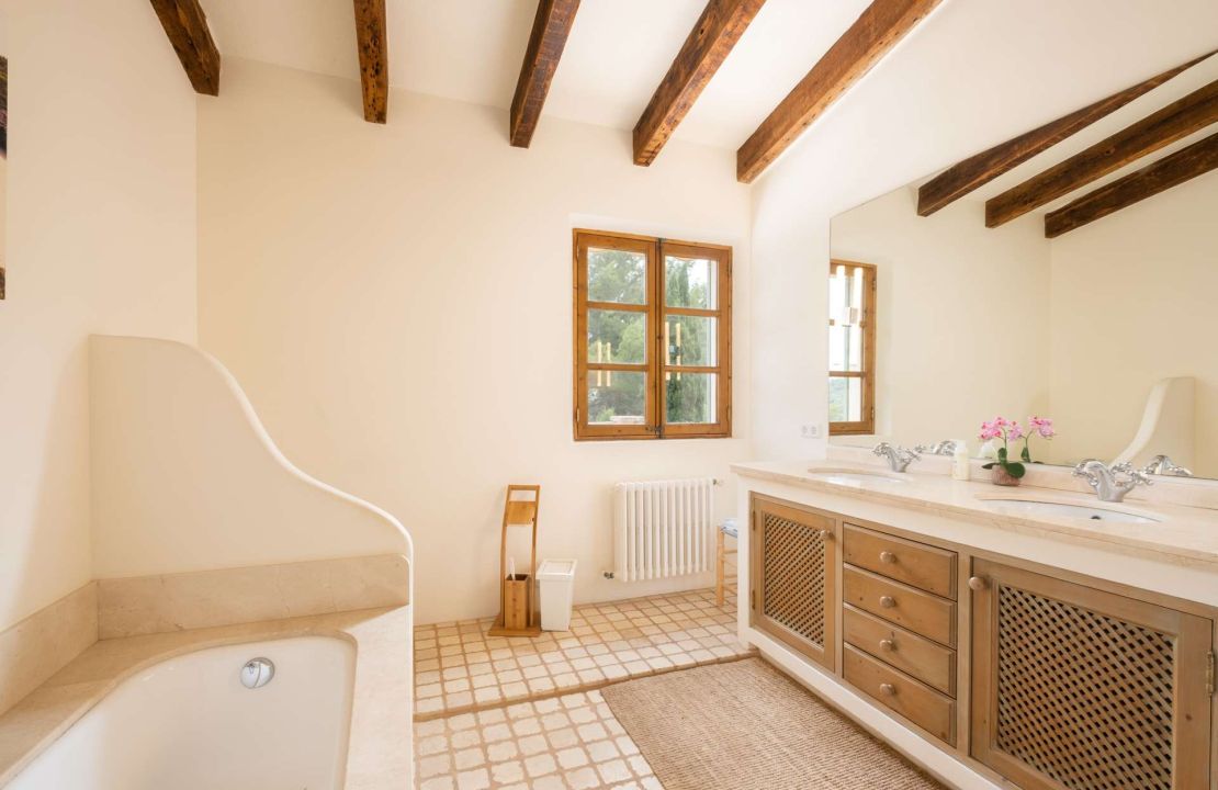 Exquisite finca style property Mallorca Pollensa with holiday rental license rentals