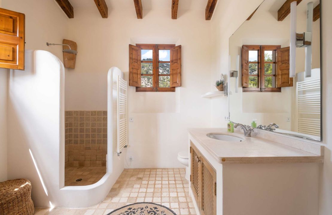 Exquisite finca style property Mallorca Pollensa with holiday rental license rentals