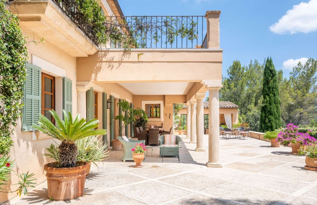 Exquisite finca style property Mallorca Pollensa with holiday rental license rentals